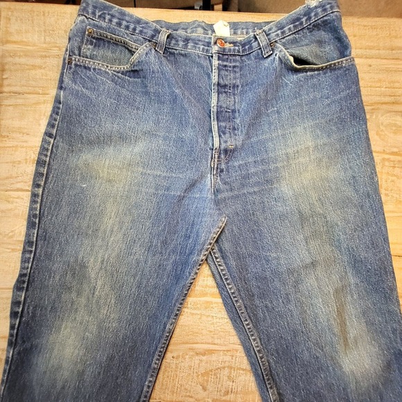 Brittania Straight Relaxed Fit Jeans Mens 38x32 Denim Button Fly Distressed - Picture 2 of 16